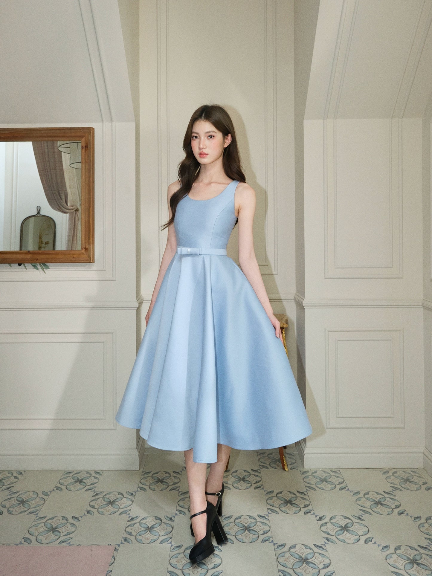 リボンUネッククラシックロングドレス