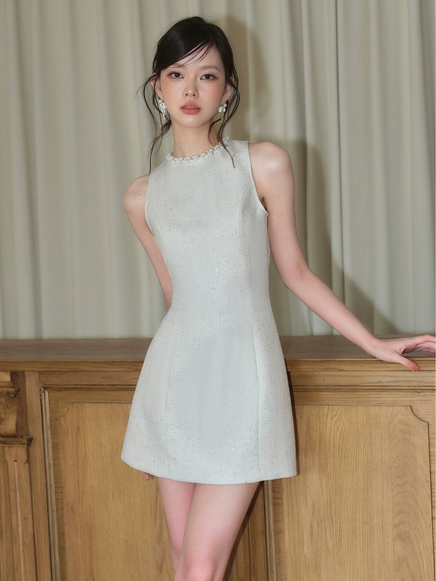 ショートジャケットスーツ・ミニ丈パールドレス