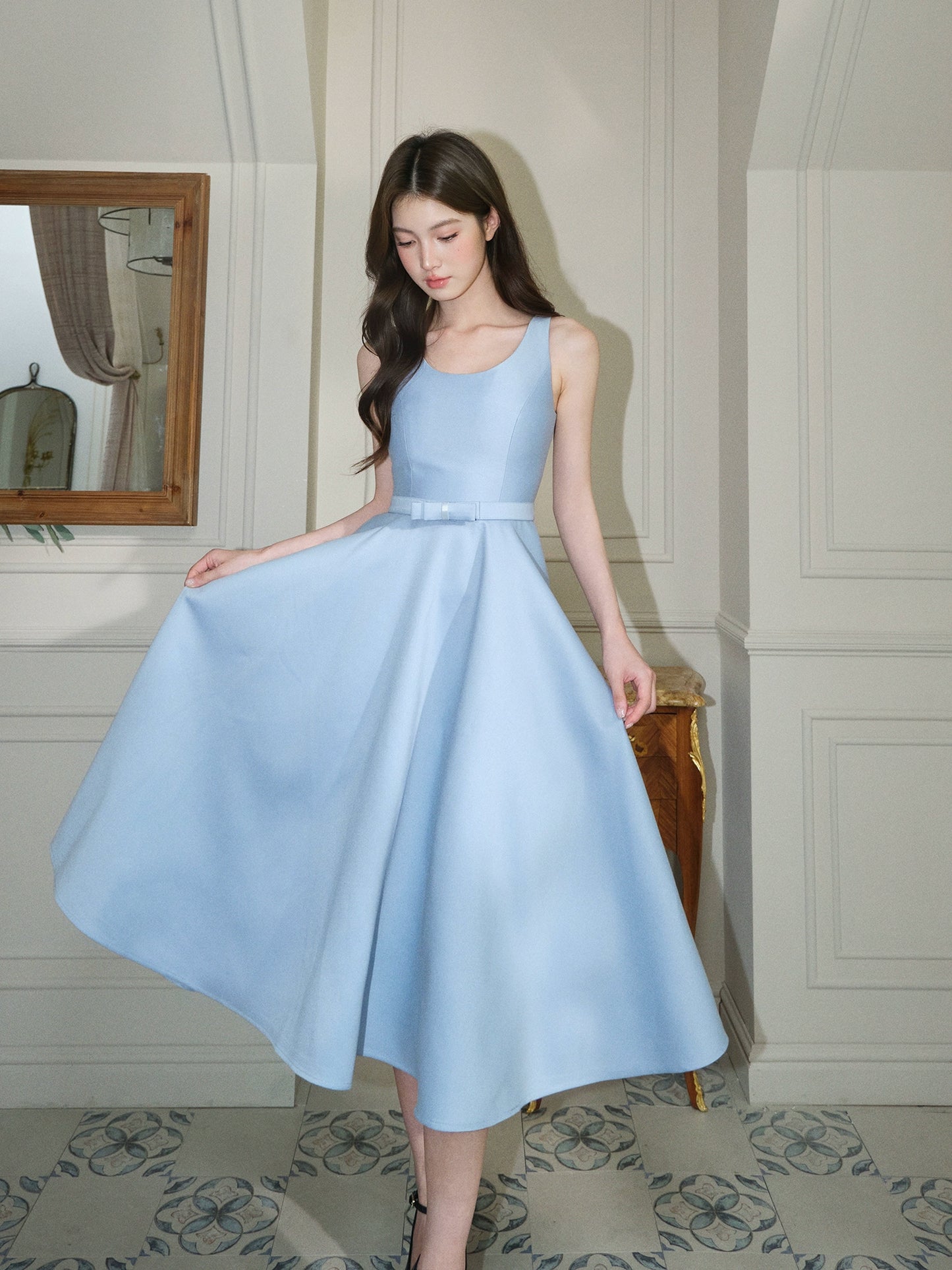 リボンUネッククラシックロングドレス